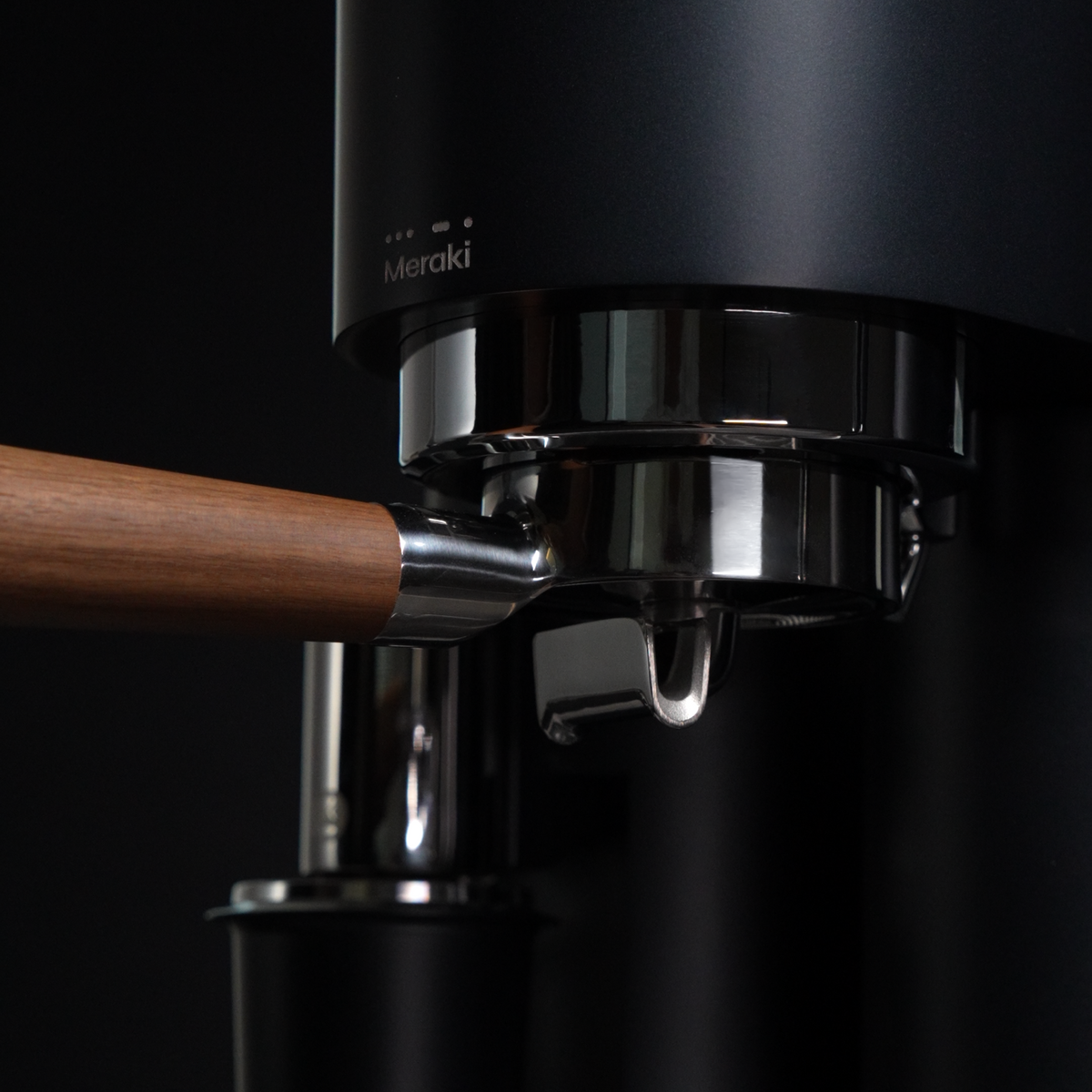 Detailansicht einer Meraki Espressomaschine für die Küchenplanung