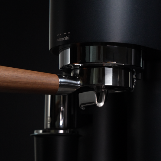 Detailansicht einer Meraki Espressomaschine für die Küchenplanung