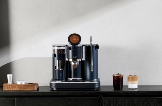 Meraki Gen 2 Espressomaschine mit integriertem Mahlwerk auf einer Arbeitsfläche